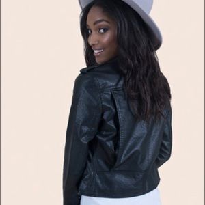 Kittenish SLOAN FAUX LEATHER CROPPED JACKET